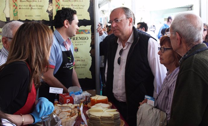 Monago en la Feria del Queso de Trujillo