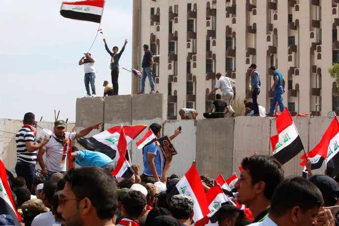 Manifestantes del Movimiento Al Sadr en Bagdad
