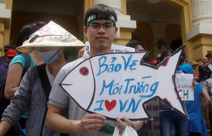 Manifestación vietnam contaminación muerte peces