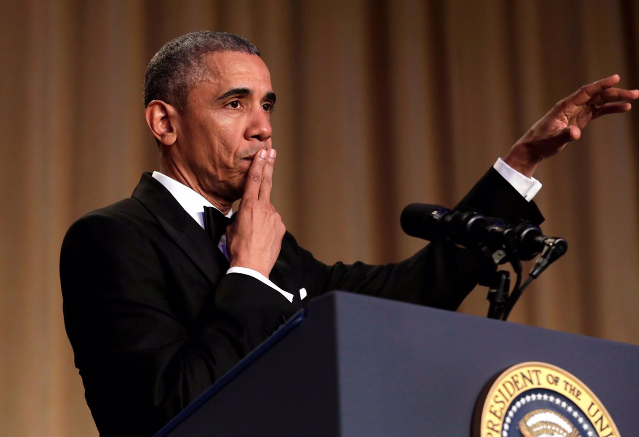 Obama se despide de la prensa con un mic drop 