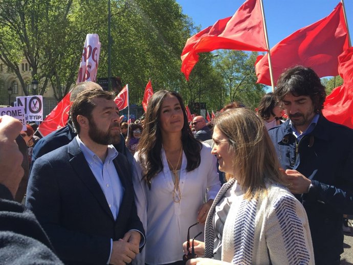 Begoña Villacís, en el centro, en el 1 de Mayo