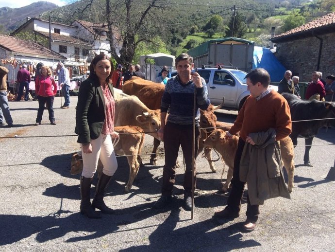 Marifé Gómez, a la izquierda