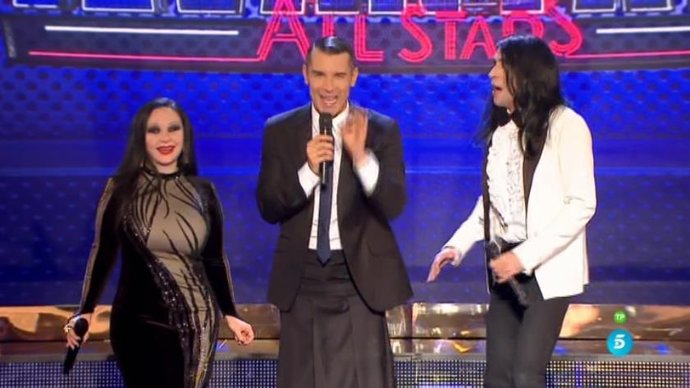 Jesús Vázquez se atreve a cantar de nuevo en televisión... ¡Después de 20 años!