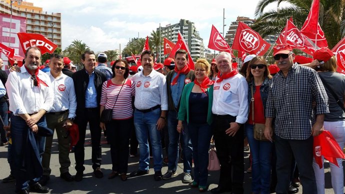 El PSOE participa en la manifestación del 1 de mayo en Almería