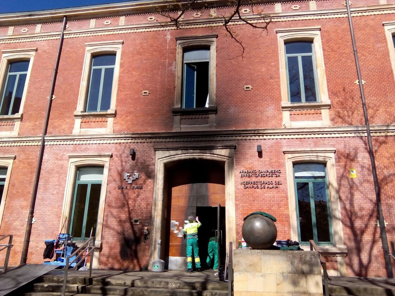 Ataque al vicerectorado de Álava