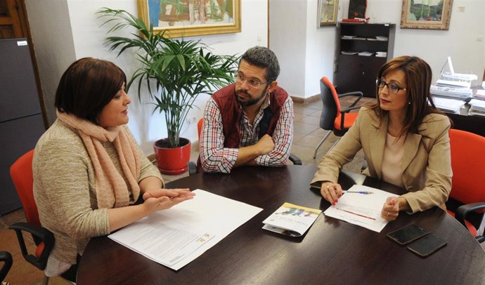 Reunión entre Cañete y miembros de la Fundación Proyecto Don Bosco