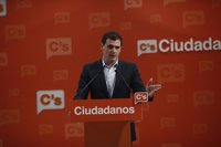 Rivera pide un pacto esta semana para ahorrar unos 45 millones en la campaña electoral