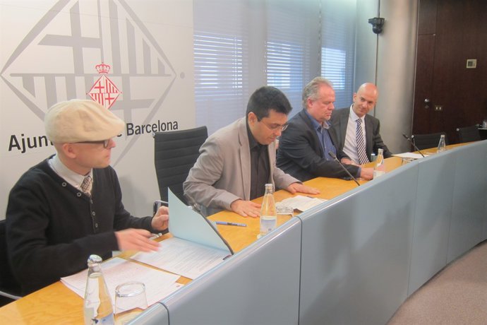 Albert Royo, Gerardo Pisarello y el asesor Kilian Kleinschmidt