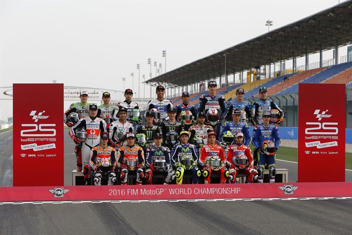 Presentación de todos los pilotos de motoGP en el gran premio de Qatar