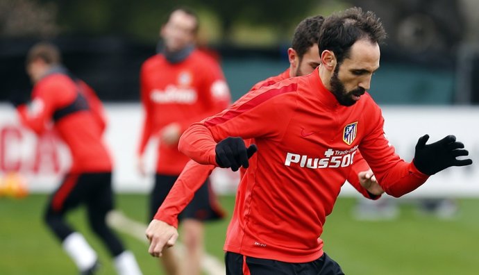 Juanfran entrenamiento Atlético