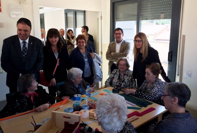 La consellera Dolors Bassa visita la residencia Sant Andreu en Manresa