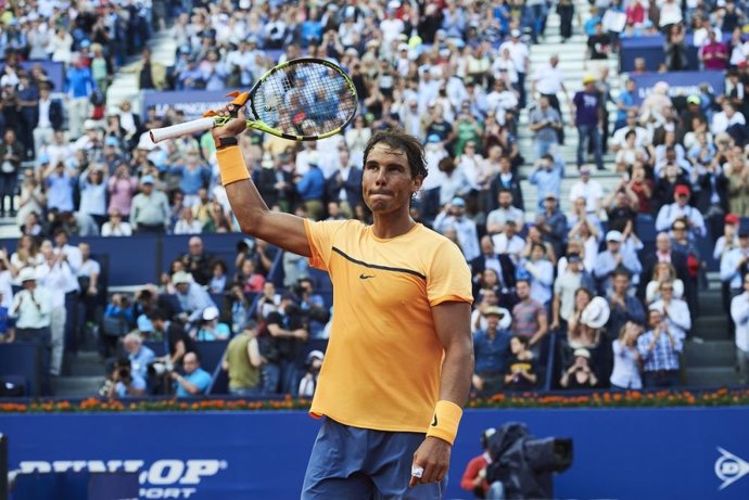 Nadal gana a Nishikori y suma su noveno Godó tres años después