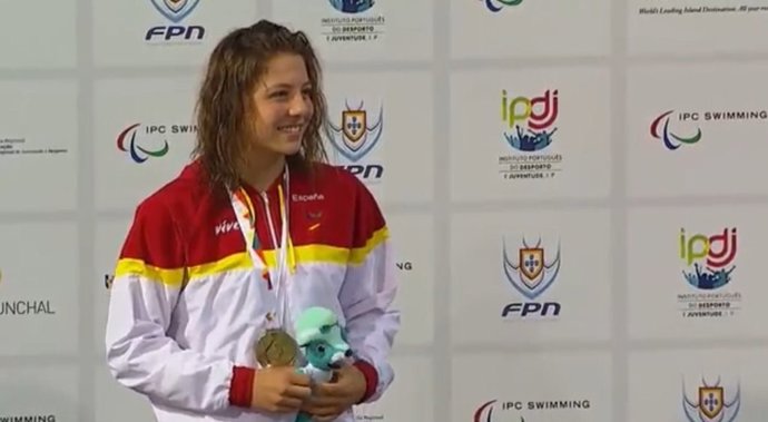 Nuria Marquès con su oro