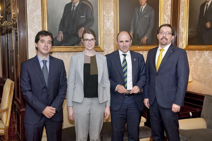 Mikel Irujo, Nadia Rego, Manu Ayerdi y Deric Dubien.