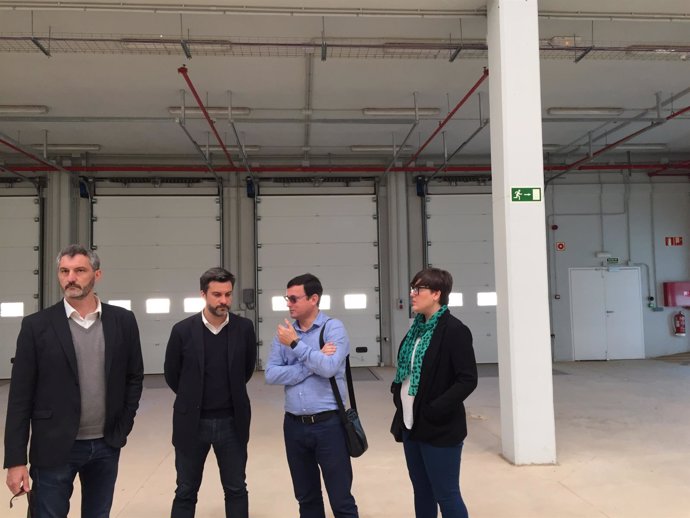 Los diputados del PSOE en su visita a instalaciones aeropuerto Corvera