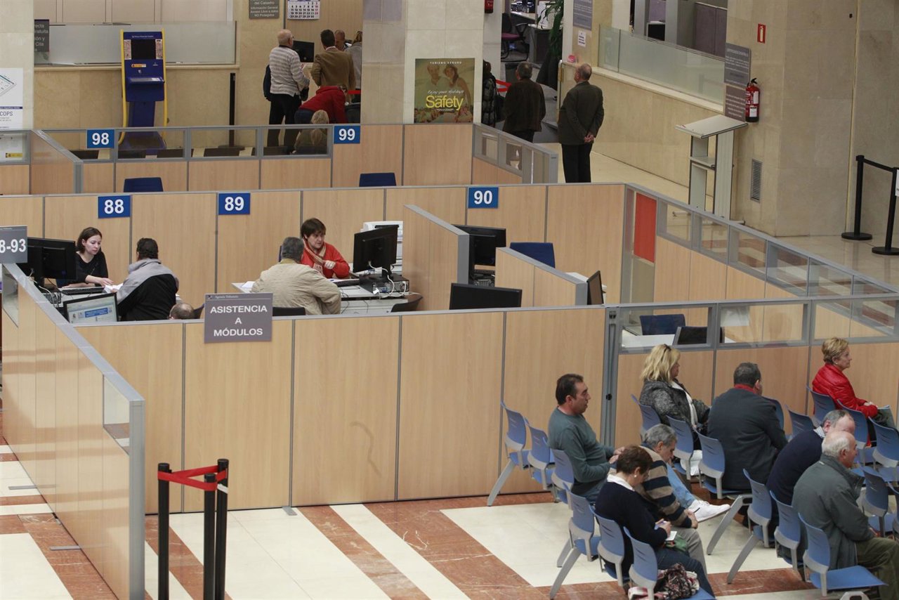 Hacienda, Agencia Tributaria, AEAT, declaración de la Renta, contribuyente, IRPF