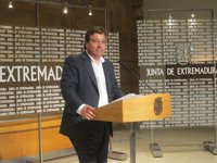 Vara no contempla una gran coalición PSOE-PP ni acuerdo con quien quiera "cargarse España"