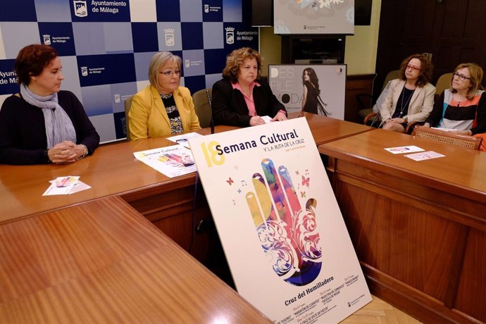 Teresa Porras presenta la Semana Cultural de Cruz de Humilladero