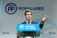 Casado no sabe por qué no se saludaron Rajoy y Rivera pero cree que sus discursos fueron "más al entendimiento" 