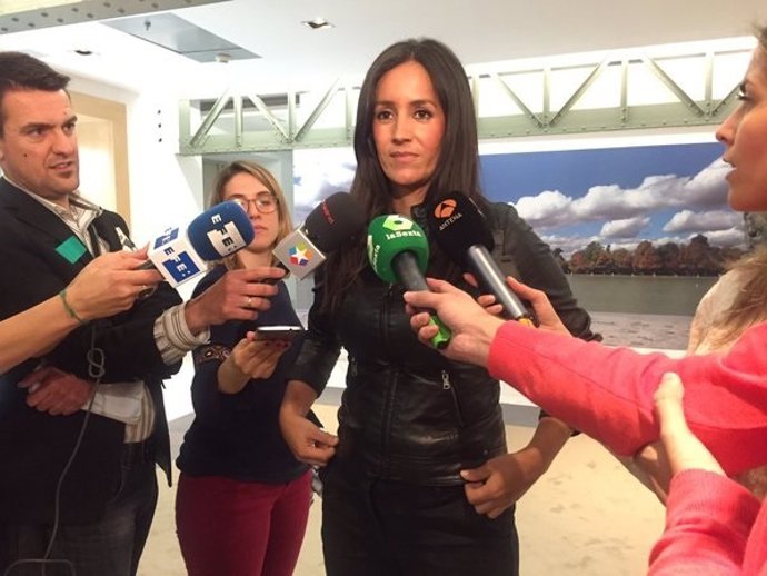 Villacís atiende a los medios de comunicación