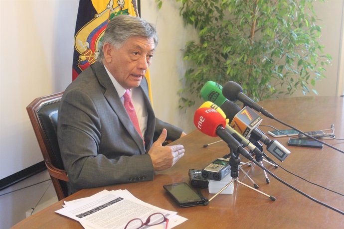 Embajador de Ecuador, Miguel Calahorrano