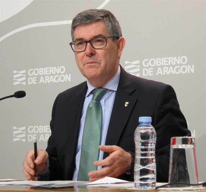 El consejero de Presidencia de Aragón, Vicente Guillén