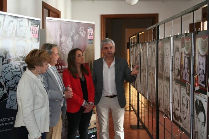 Ruiz y Alcalde (centro) durante la inauguración del Festival Pedagógico