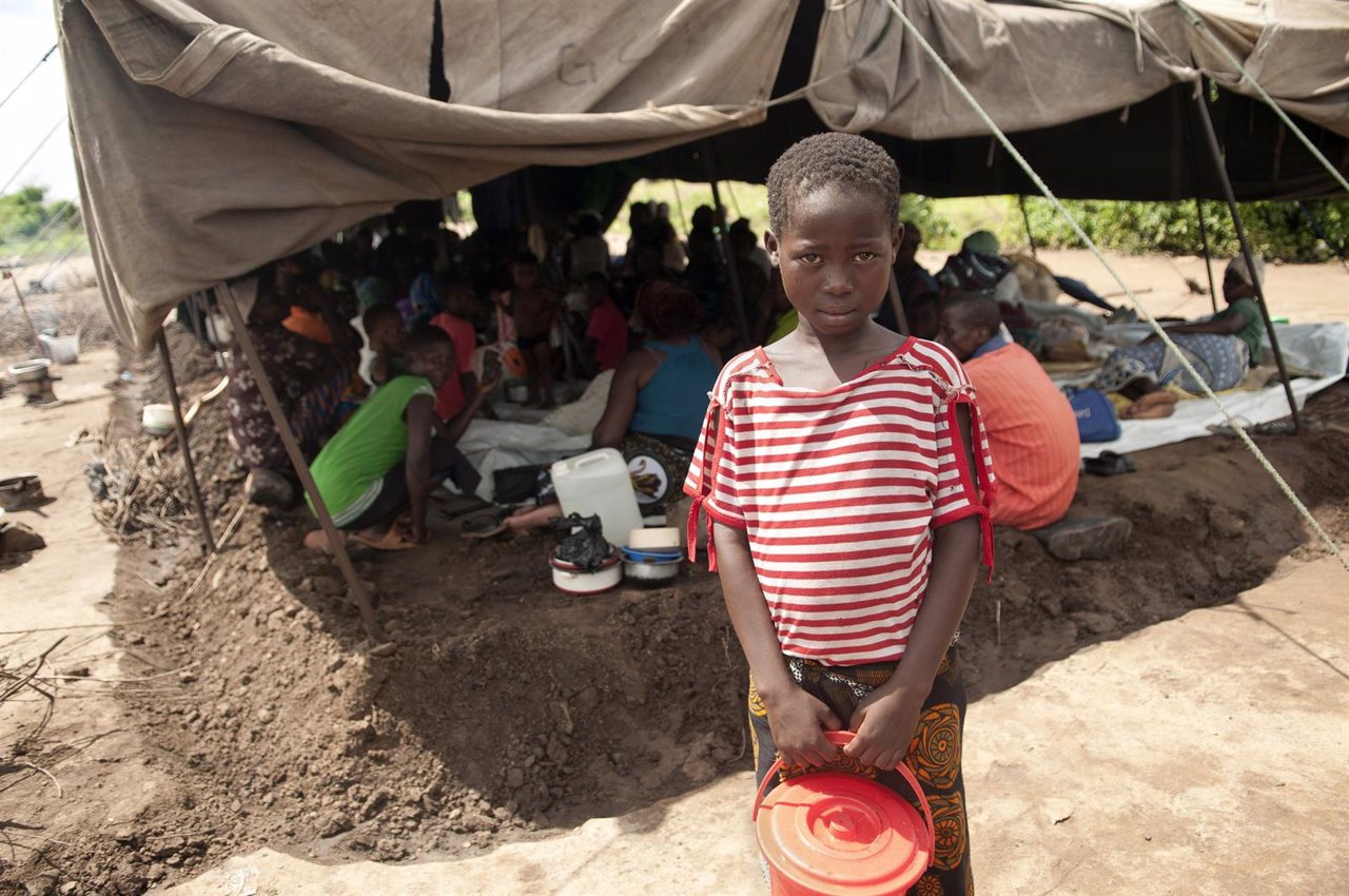 Una niña en un campamento en Malaui