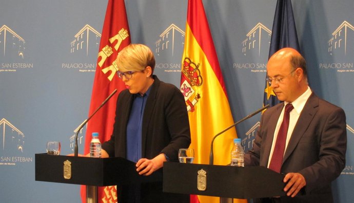 Arroyo y Carrillo en la rueda de prensa posterior al Consejo de Gobierno