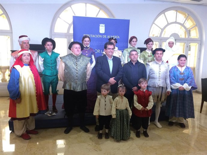 Los trajes de la recreación son reproducciones de vestimenta del siglo XVI.