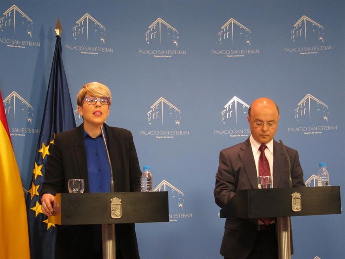 ARROYO Y CARRILLO EN RUEDA DE PRENSA