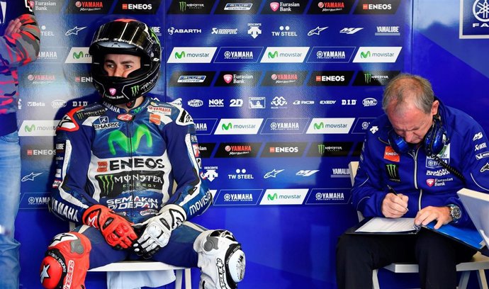 Jorge Lorenzo en boxes en el Gran Premio de España