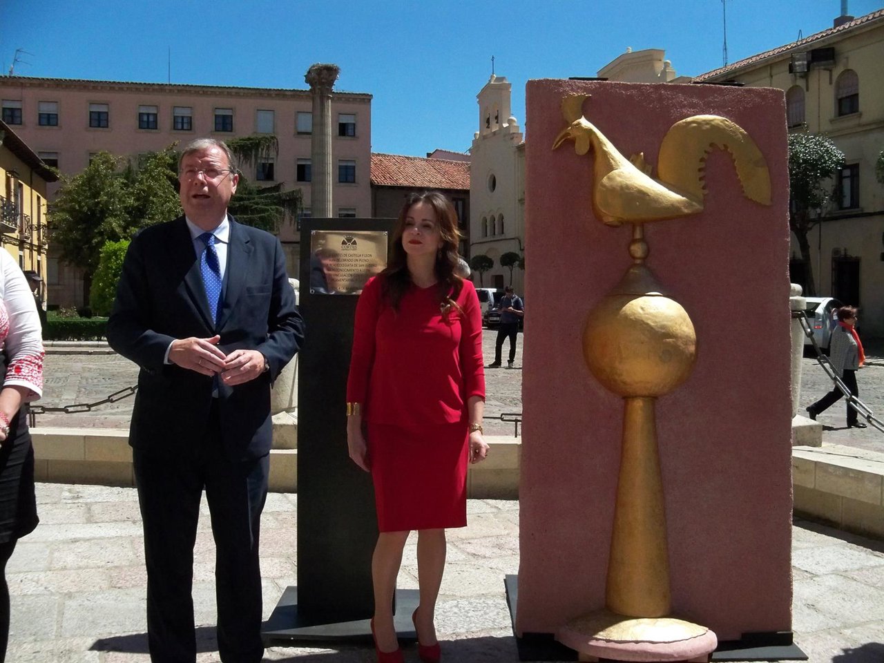 El alcalde de León, Antonio Silván, y la presidenta de las Cortes, Silvia Clemen