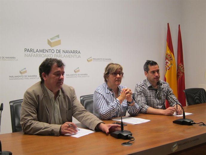 Jesús García Usón, Marisa de Simón y Joseba Eceolaza en la rueda de prensa
