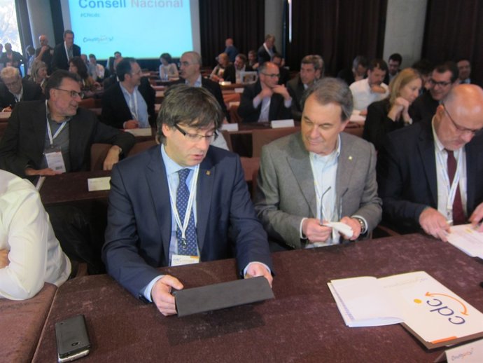 El pte.De la Generalitat, C.Puigdemont, y el expte.A.Mas.