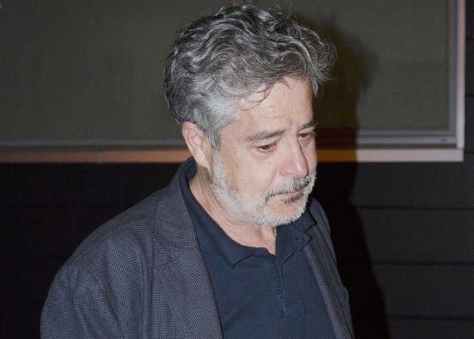 Carlos Iglesias en la capilla ardiente de Ángel de Andrés/  Europa Press