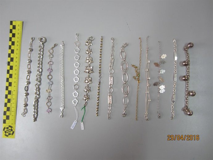 Guardia Civil detiene a tres personas por robi