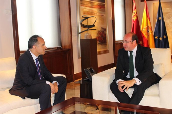 Úne Con El Rec Tor De La Universidad Politécnica