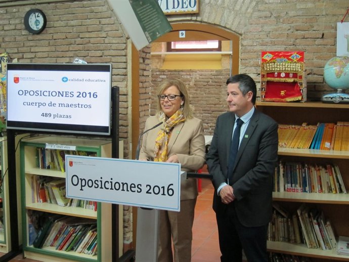 La consejera Sánchez-Mora en rueda de prensa acompañada de Ujaldón