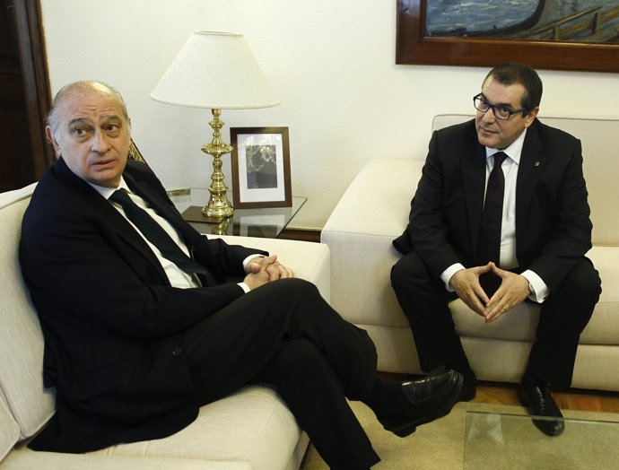 Jorge Fernández Díaz se reúne con Jordi Jané, conseller de Interior de Cataluña
