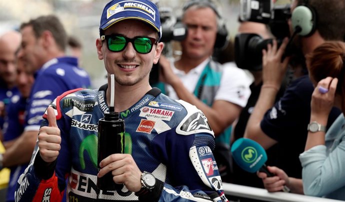 Jorge Lorenzo en el parque cerrado del Gran Premio de España