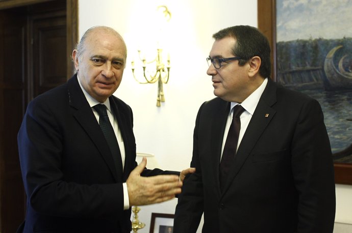 Jorge Fernández Díaz se reúne con Jordi Jané, conseller de Interior de Cataluña
