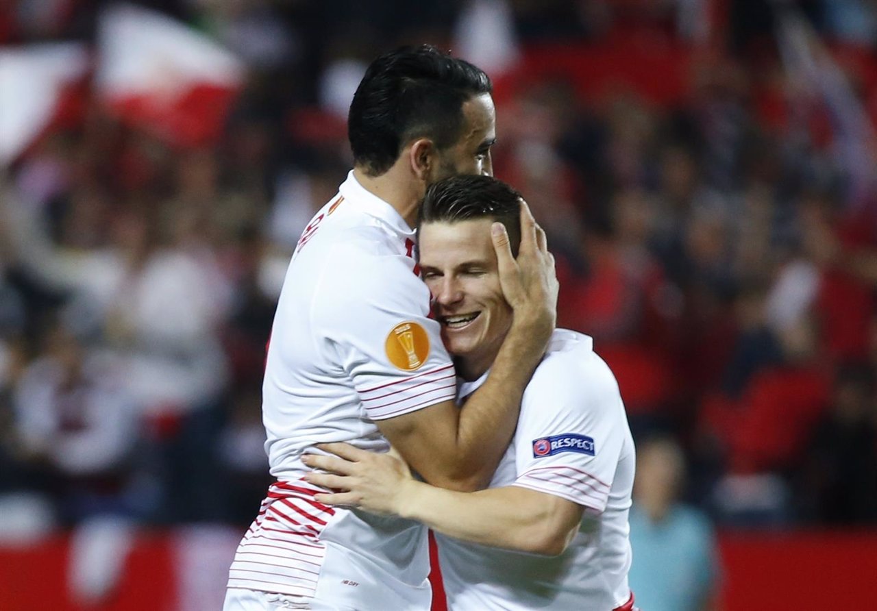 Rami y Gameiro celebran el pase a la final del Sevilla
