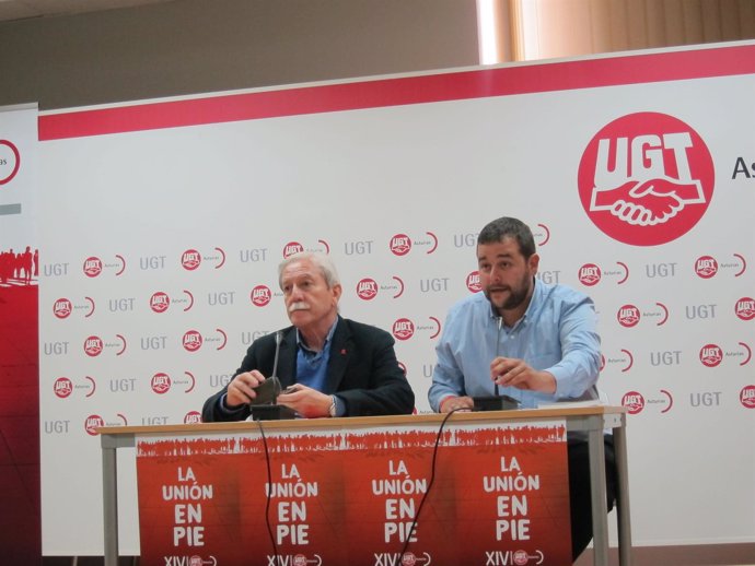 El secretario general de UGT Asturias, Justo Rodríguez Braga, y Abel González,