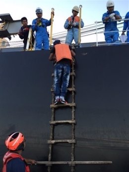Rescatado un pescador colombiano tras 85 días a la deriva en el océano Pacífico