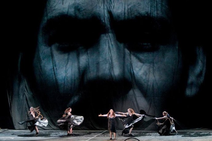 Escena de 'El amor brujo', de la Fura dels Baus