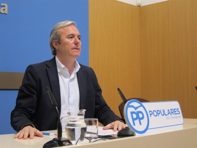 El portavoz del grupo municipal del PP, Jorge Azcón