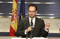 Hernando (PSOE) cree que Pablo Iglesias "se ha marchitado" y por eso recurre a IU y le acusa de tener "dos caras"