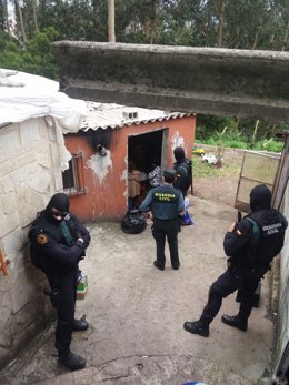 Operación contra el tráfico de drogas en el poblado de O Vao.
