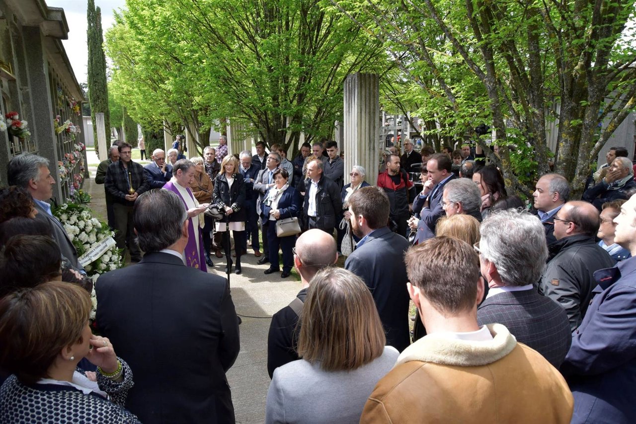 Acto de recuerdo a Tomás Caballero en el 18º aniversario de su asesinato